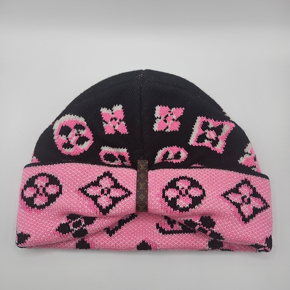 Louis Vuitton Pink Black Wool 3D Monogram Beanie NWT - Picture 3 of 17